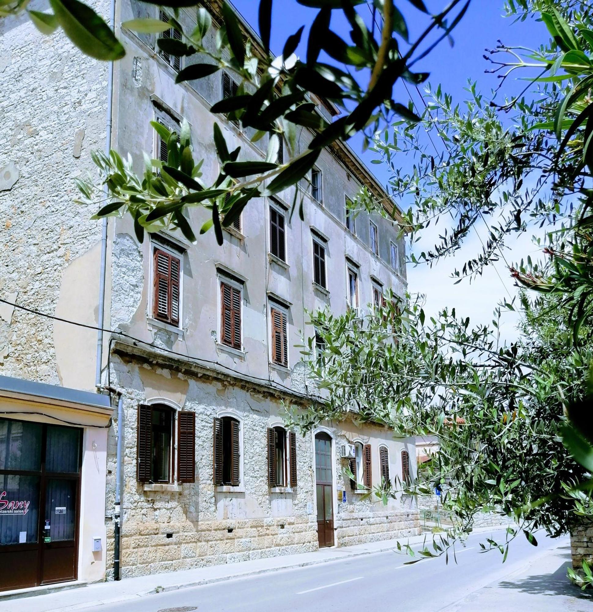 Pula Center - Studio Apartments Extérieur photo